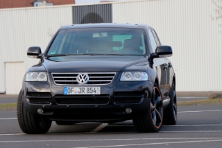 VW Touareg mit Luftfederung und Tieferlegung